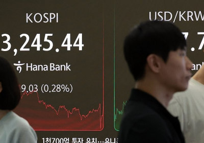 코스피, 한미 관세협상 타결에도 하락…조선주 강세