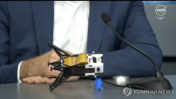 “美 무인우주선, 달 착륙때 넘어졌을 수도…표면에 누워 있는듯”