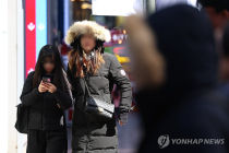 꽃샘추위 맹위…강풍까지 불어 체감기온 ‘뚝’