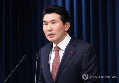 황상무 시민사회수석 사퇴…회칼테러 발언 엿새 만에