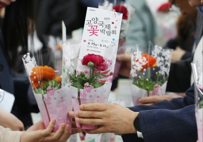 [포토뷰] 아침을 꽃과함께