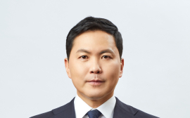 칼 빼든 ‘콜마그룹' 장남 윤상현 부회장, 