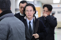 200억대 횡령·배임 조현범 한국앤컴퍼니 회장 징역 3년…법정 구속