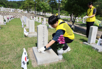 오뚜기, ‘호국보훈의 달’ 맞아...현충원 정화 임직원 봉사활동