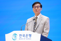 저성장 '초 비상'…한은 총재 “경기 부양책 시급·금리 인하 계속”