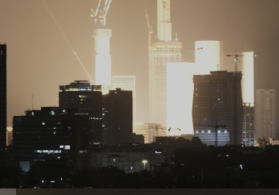 이란, 이스라엘에 보복 공습…“미사일 수백 발 발사”