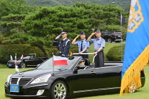 [포토뷰] 사열하는 공군참모총장