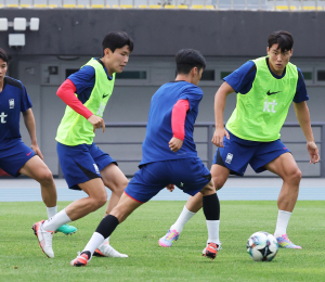 훈련하는 축구 대표팀