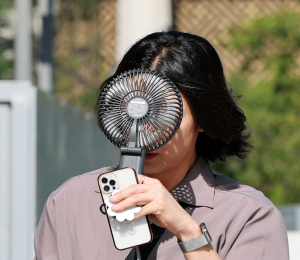 선풍기로 폭염 식혀볼까