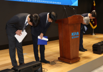 [포토뷰] 의대 정상화 성명 발표 후 인사